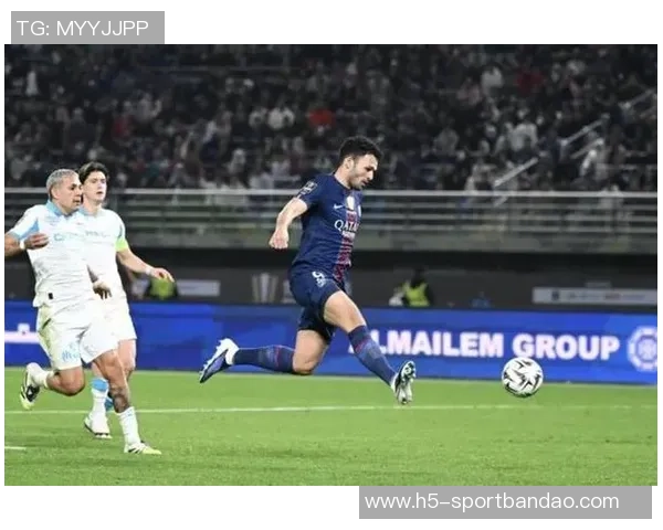 李刚仁助攻贡萨洛拉莫斯头球破门巴黎队首开记录战胜梅斯